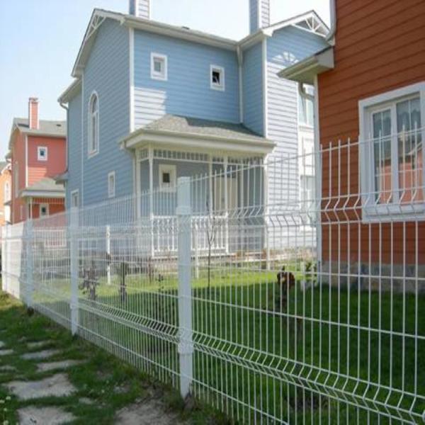 China Supplier Metal Curved Welded Wire Mesh Garden Outdoor Home 3D Fence
