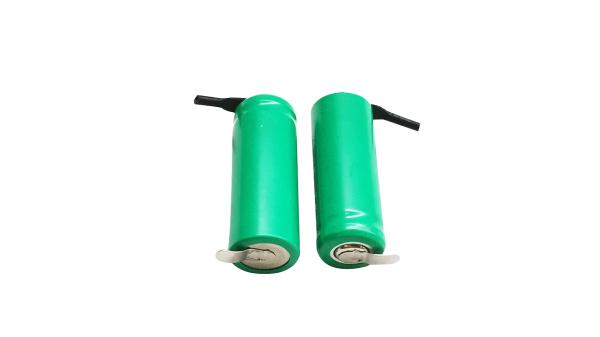 NIMH 1.2V 300MAH 耐久性のある再充電可能なニッケル金属水化物電池 記憶効果なし 容量が変動する