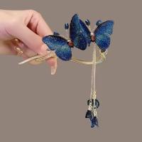 Vintage Bridal Elegance Gold Dual Butterfly Hairpin with Nature-Inspired Gemstone Accents Versatile Wear