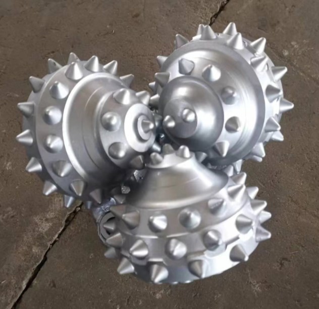 24 дюймовые триконовые ролики IADC537 Well Drill Bit для горизонтального направленного бурения