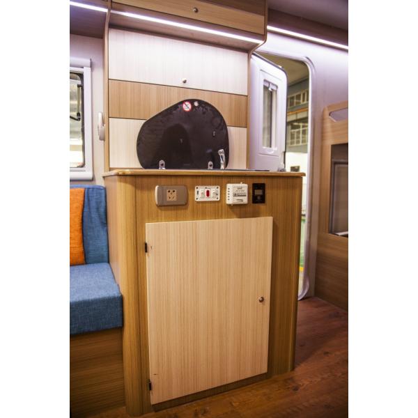 Reboque de acampamento recreacional da caravana do rv Motorhome com 50L Gray Water Tank 1000W