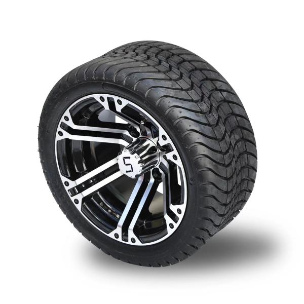 Тележка гольфа 12 медленно двигает, который подвергли механической обработке & черные колеса на 215/35-12 автошинах улицы