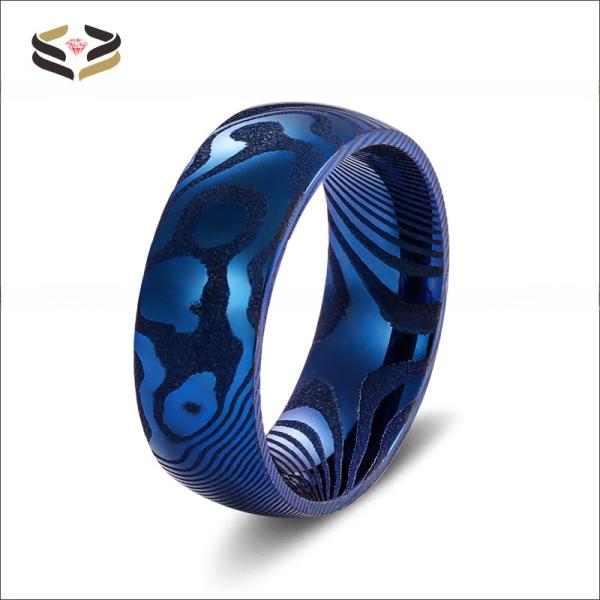 Mariage à la main audacieuse Damas Anneau homme en acier 8 mm bleu type religieux en bois en forme de dôme