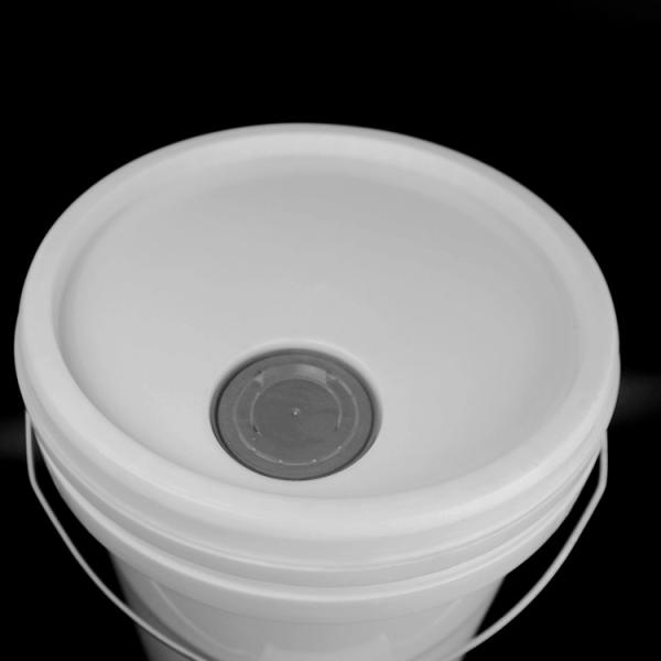 Покрасьте упаковывая Stackable белое ведро 20 Ltr пластиковое с ручкой металла
