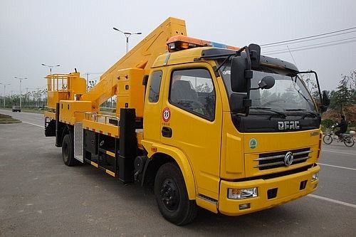 18m Truck Mounted Aerial Work Platform , 4x2 Aerial Work Truck For Maintenance