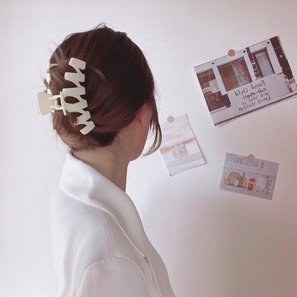 Matte Plastic Hair Accessories Claw Clips Solid Color Wavy Gripping Heat Resistant 11x4.5cm