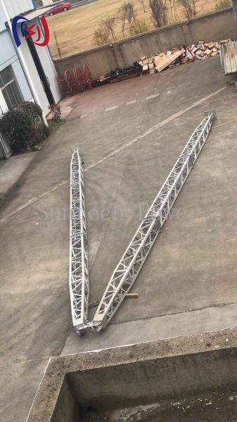 Une forme de treillis Gin Pole outils de stringing dans les outils d'érection de tour