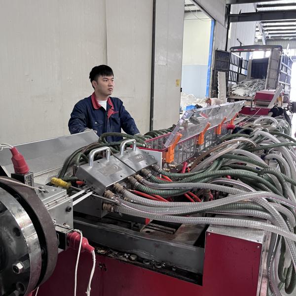 1 Cavity Mould for Glass Bead UPVC Profiles Extrusion Manufacturing