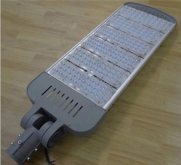 Alta luminosidade 100W-250W LED à prova d'água Street LED Street And Roadway Lighting Outdoor LED Pole Lights