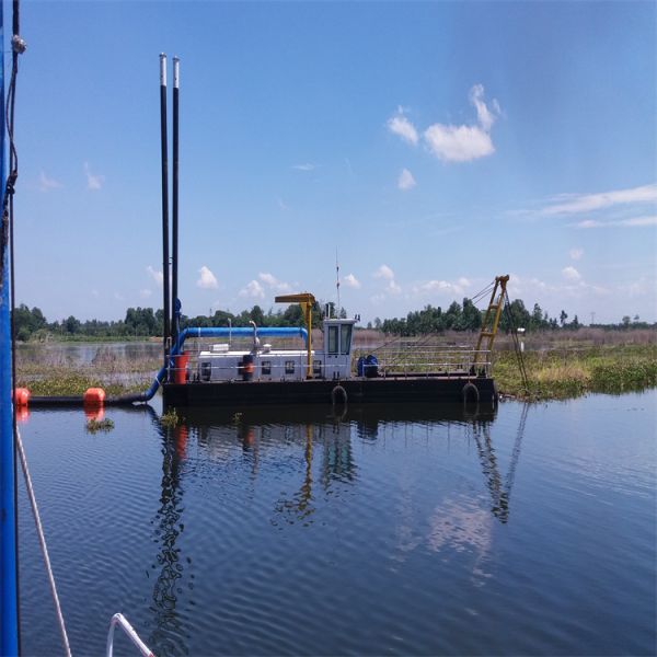 Small Csd200 Head Cutter Suction Dredger Ships 40000 KG Capacity 8 Inch