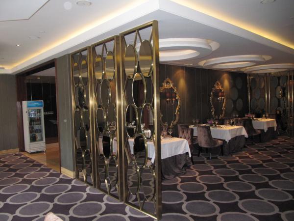 China foshan manufacturer newest design stainless steel metal fabrication art customized
