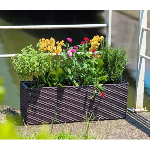 Factory Hot Sale Metal Frame Set of 3 Plastic Pots Home Garden Planter Stand