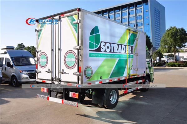Tipo famoso de JAPÃO 4-5 da refrigeração do caminhão 4X2 de refrigerador toneladas de carga Van Truck do congelador