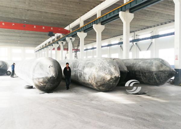 Bens pneumáticos dos airbags 1.2m*10m do elevador do barco de borracha para o levantamento do navio