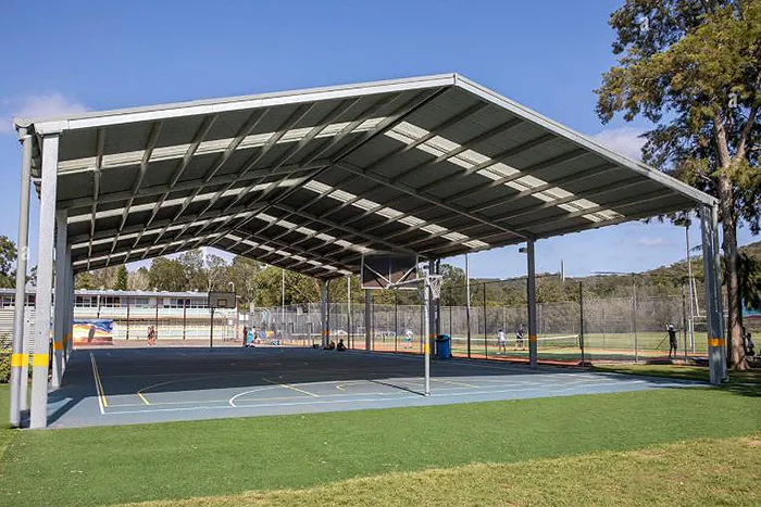 Heavy-Duty Q235B and Q355B Steel Truss with 50+ Years Lifespan and Up to 30 Meters Spanlength for Stadium Construction