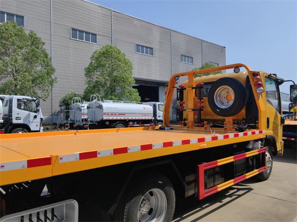 Factory Hot Sale Recovery Truck for Sale in Dubai Flatbed Tow Truck Pull 2 Car