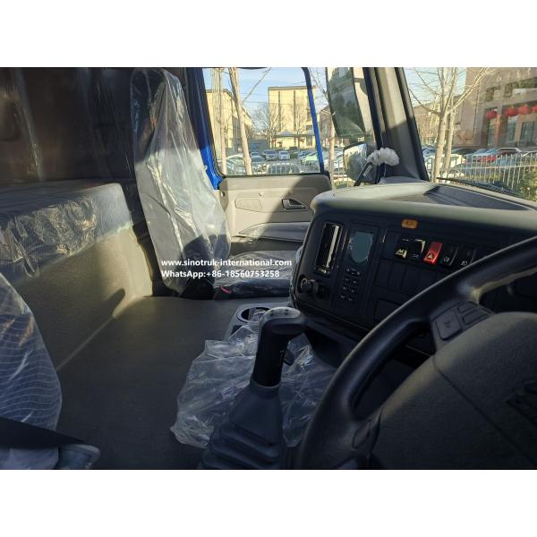 SINOTRUK HOWO Water Tank Truck 4x2 RHD 300HP 10CBM For Durable Water Transportation