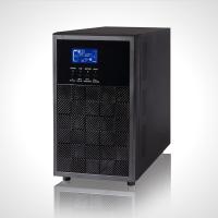Trois UPS à haute fréquence offrent une protection de l'alimentation sans faille grâce à une véritable technologie de double conversion en ligne