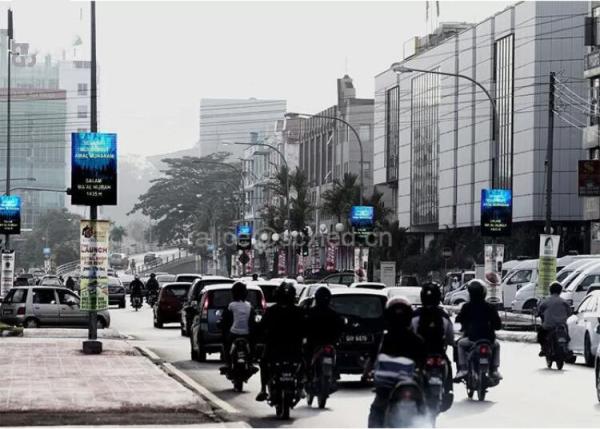 P6mm Street Light Pole LED Display , Pole Advertising Board 192x192