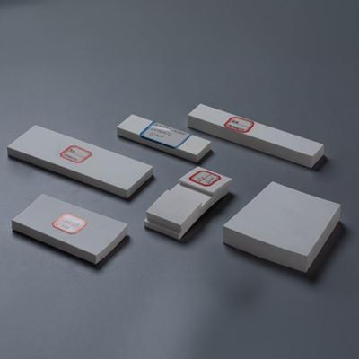 High Hardness White Ceramic Alumina Plate Square / Rectangle Custom Shape 95% Alumina Content