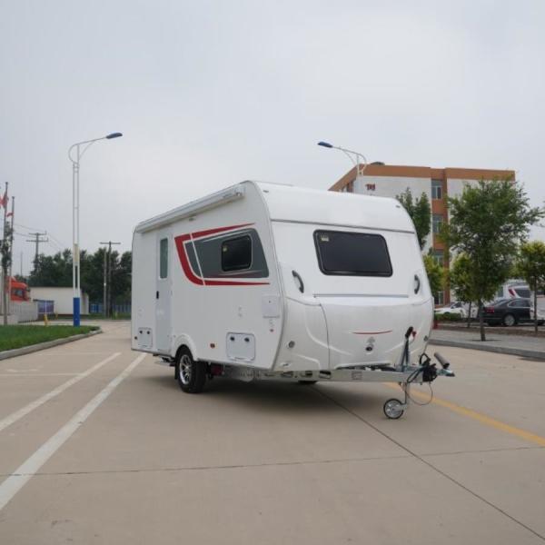 Les remorques minuscules légères remorquables de voyage de camping de remorques