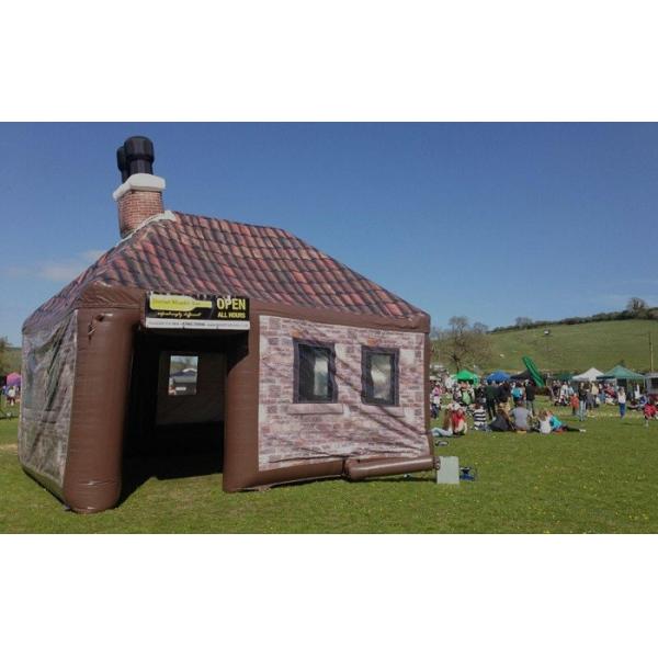 巨大な耐久の膨脹可能なヤードのテント 2 のドアの膨脹可能な飲むパブ