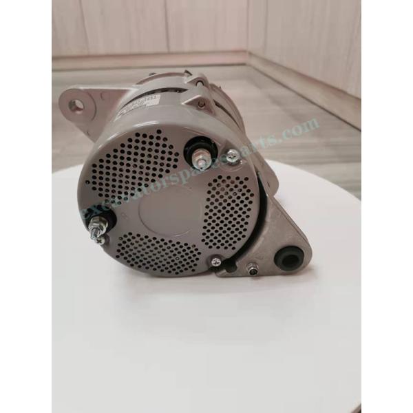 600-821-5620 600-821-5630 Excavator Spare Parts Engine 6D125 Alternator