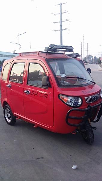 2018 China new  enclosed cabin tricycle three wheeled passenger tricycle petrol type