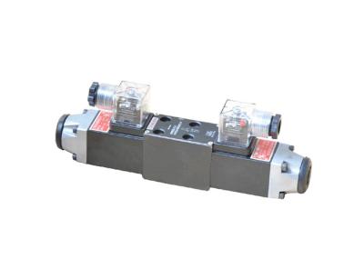 Variable Hydraulic Control Valve , Mobile Cylinder Hydraulic Pilot Operated Directional Control Valve