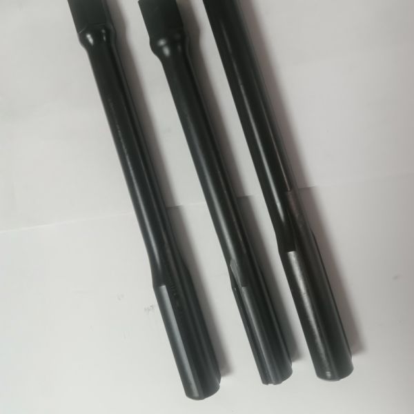 Blackening Heat Treatment With Hardness Of 42CRMO Material CNC Milling Long Shaft Parts