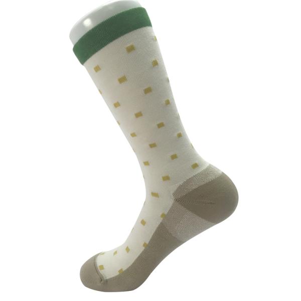 Breathable Regular Style Compression Sports Socks for Running Knitted and Anti Slip