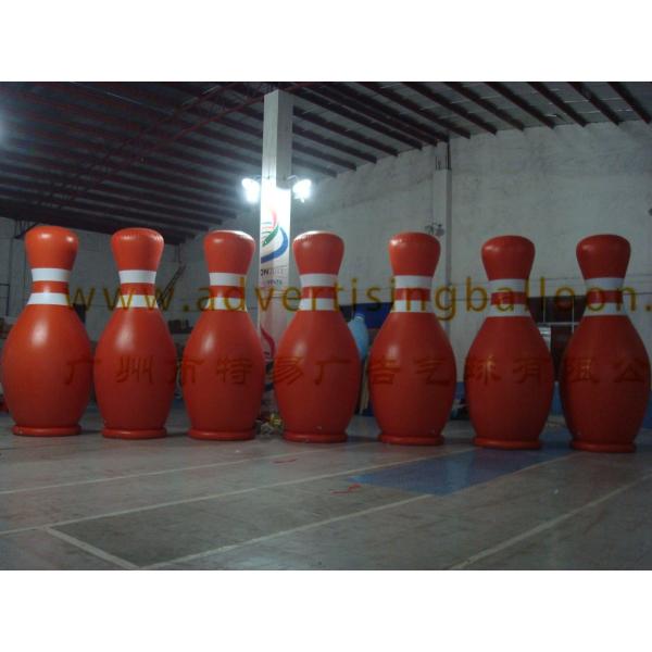 Globo gigante atractivo de la publicidad