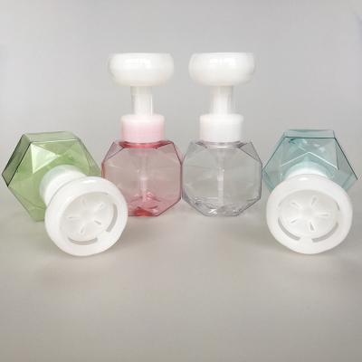 Garrafa de 50 ml de espuma branca com logotipo impresso para a superfície da mão
