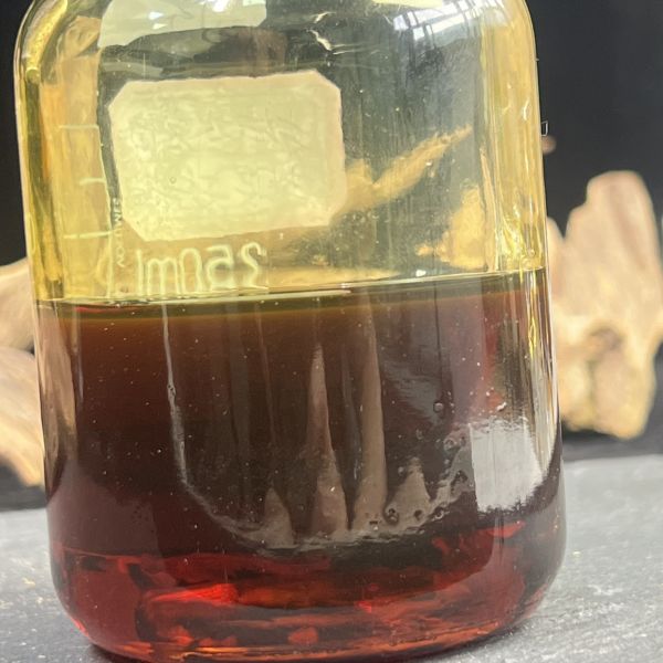 Budget Version Ancient Water Distilled Insect Eye Natural Agarwood Oil Pure Grade