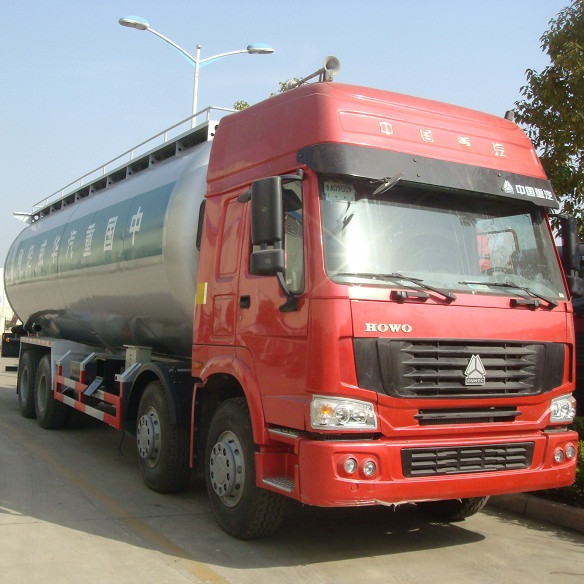 Sinotruk Howo 6X4 Bulk Cement Tank Truck dry mortar silo Bulk Dust powder material transportation vehicle camiones cisternas