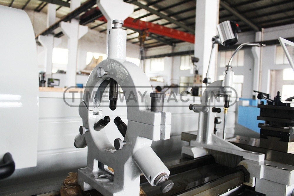 Metal Turning 410mm Swing Horizontal Lathe Machine Tool at with and 0.01mm Roundness