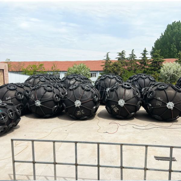 Défenses cylindriques marines anti-explosion 50KPA 80KPA Défense Yokohama