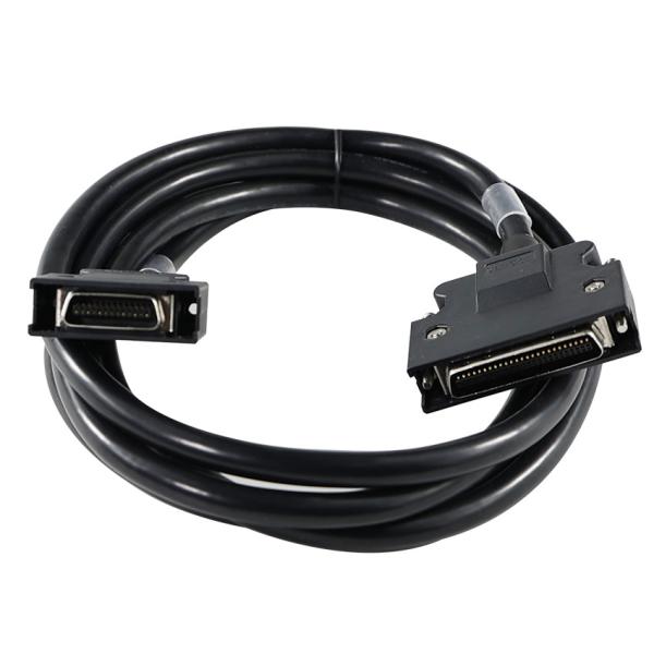 DB - 25 mâle à DB - 50 mâle câble de 1,2 pi protégé pour les équipements industriels / systèmes d'essai (25 - 50 épingles de conversion)