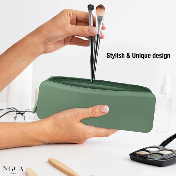 Travel Essentials Organizer Flexible Design Silicone Makeup Bag for Women Waterproof