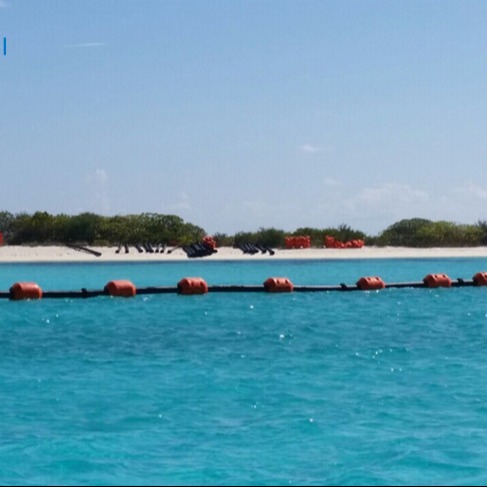 Production d'extrusion de tuyaux UHMWPE à surface lisse avec boulons et écrous