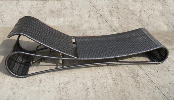 UV Resistant Black Wicker Sun Lounger For Open Air Bar And Cafe
