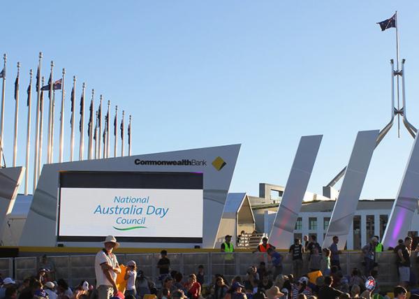 4.81mm Outdoor Rental LED Display Advertising Screen with 500x1000mm Cabinet 52x52 dots