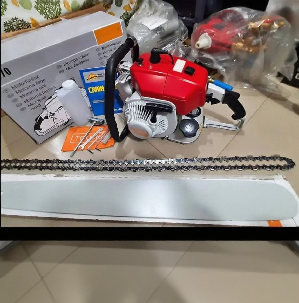 MS070 Gasoline Chainsaw 105.7cc 4.8kW Heavy-Duty Petrol Chain Saw for Big Tree Cutting