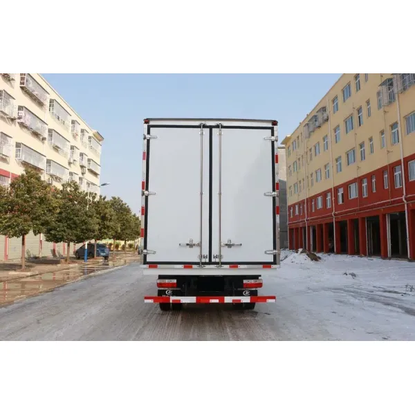 Dongfeng 4*2 Drive Refrigerator Truck 4ton 5ton 6ton Diesel Fuel