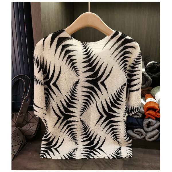 High-End Elegant Plus Size Casual Batwing Sleeve T-Shirt Printed Neck Irregular Design Light Luxury Summer Top Polyester Knitted
