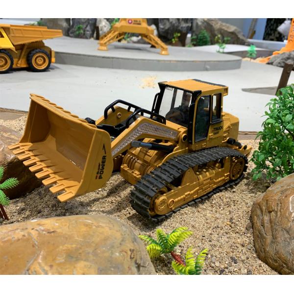 Indoor-Outdoor Remote Controlled Bulldozer 5 Channels Sound and Light Simulation