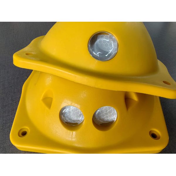 Yellow ABS Plastic Road Stud Pavement Marker with 170*170*45mm 173*173*65mm 200*200*70mm Sizes for Traffic Safety
