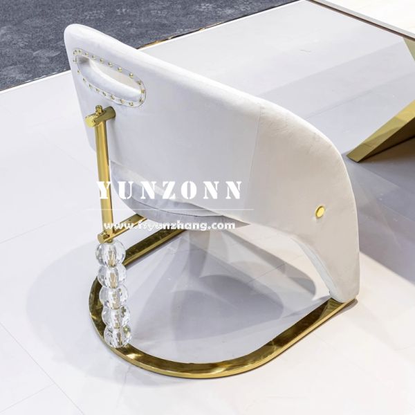 Wholesale Factory Custom Luxury Italy Fashion Home Furniture Solid Metal Leg High Back Dining Chairs