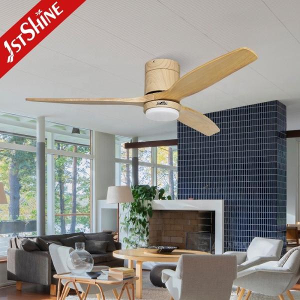 Ventilador de teto de madeira de alta velocidade de 52 polegadas com luz e tensão de entrada de 110-240V / 50Hz-60Hz