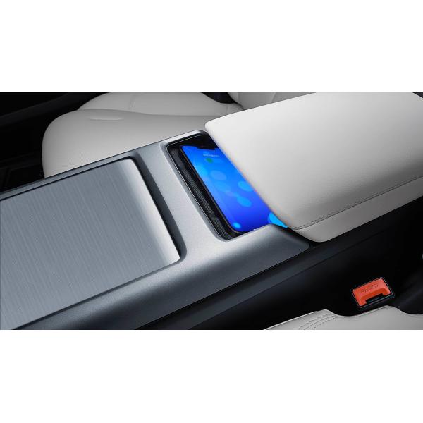 Geely L6 Embracing Cockpit and Galaxy Colorful White for 5 Seats Energy Vehicle Model